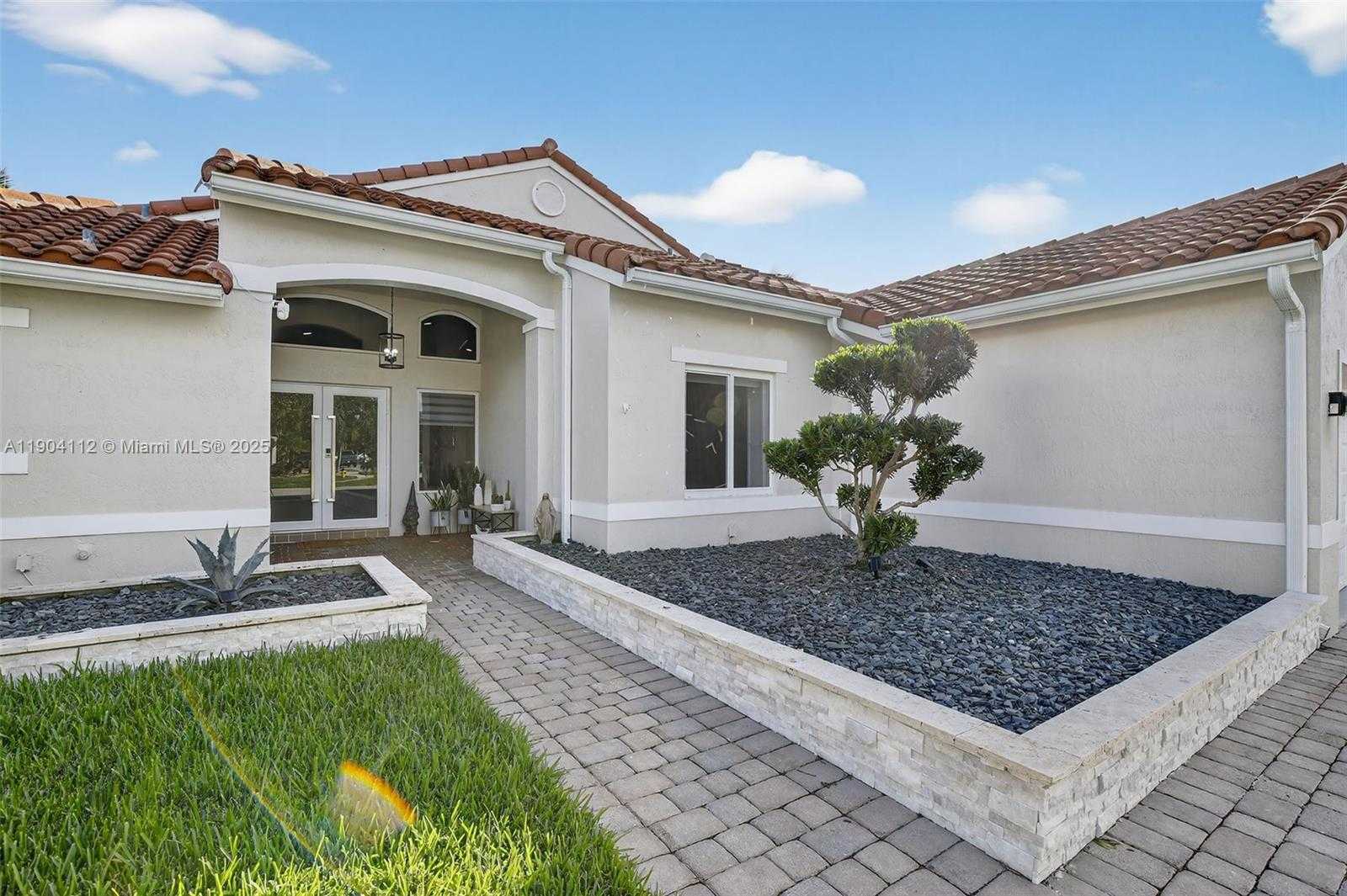 Small Image of 18950 SOUTH WEST 16TH ST #1950, Pembroke Pines Number 2