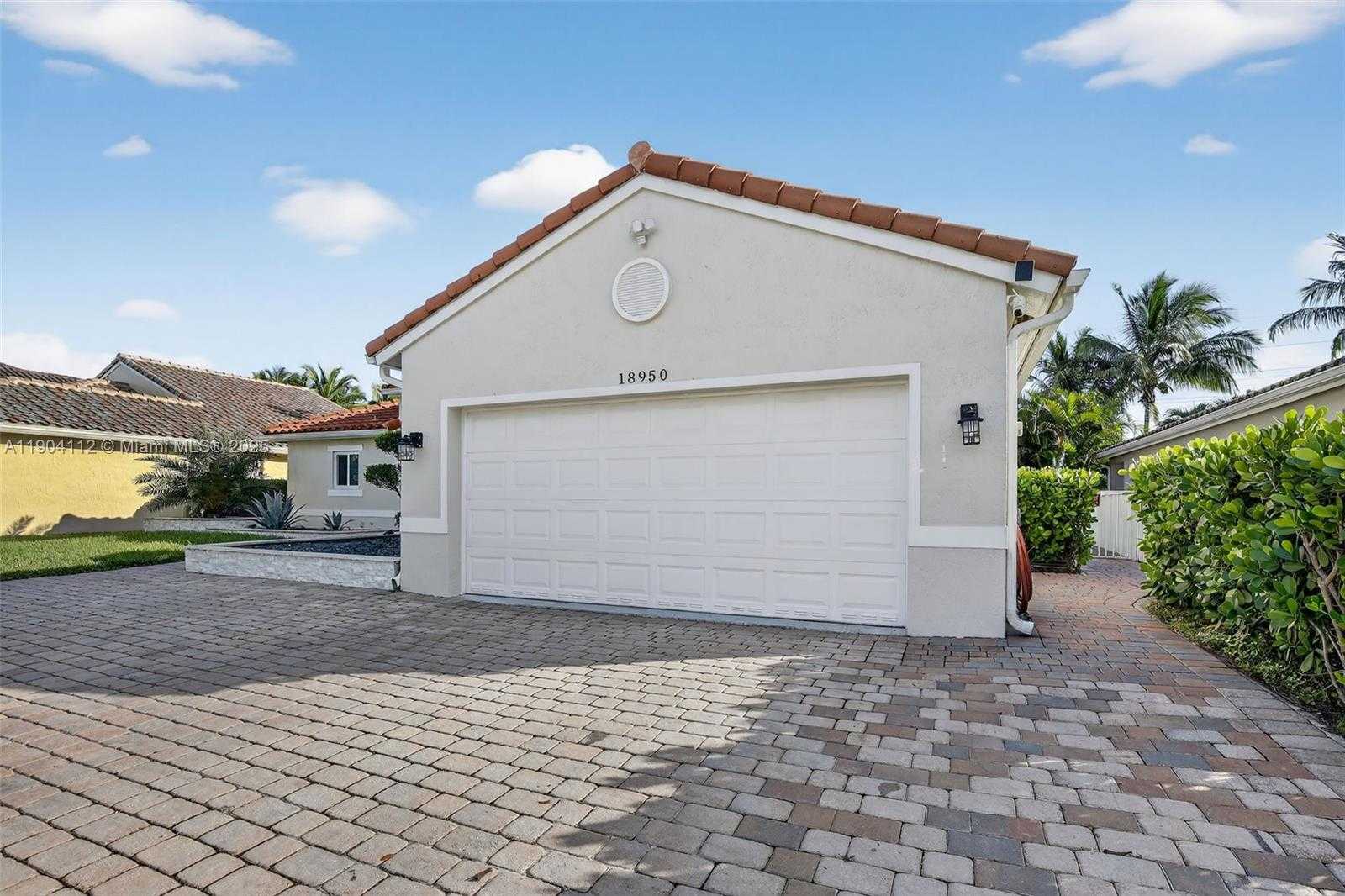 Small Image of 18950 SOUTH WEST 16TH ST #1950, Pembroke Pines Number 3