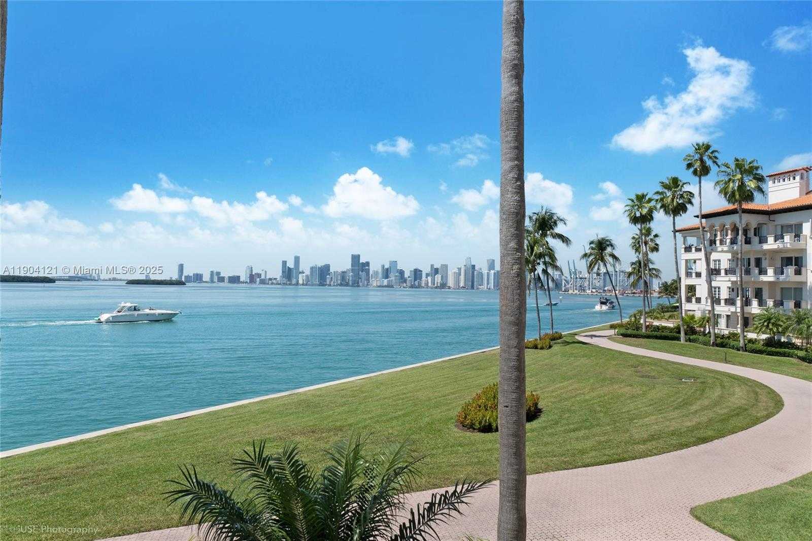Small Image of 4822 FISHER ISLAND DR #4822, Miami Beach Number 37
