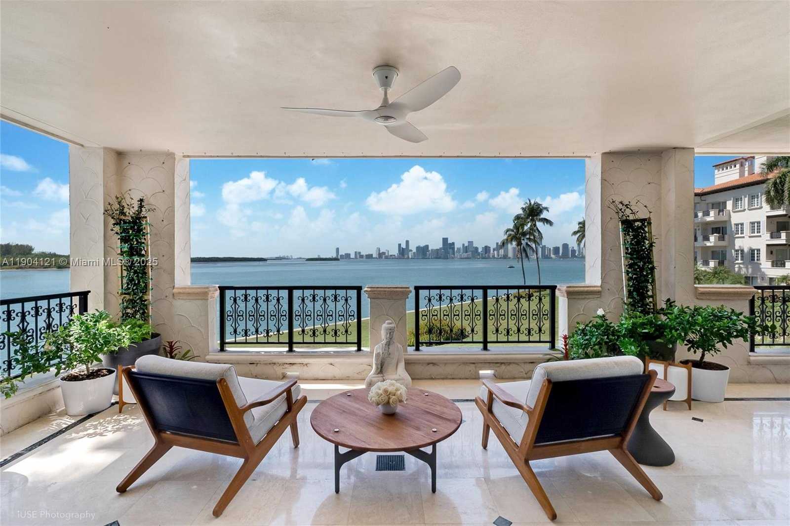 Small Image of 4822 FISHER ISLAND DR #4822, Miami Beach Number 6
