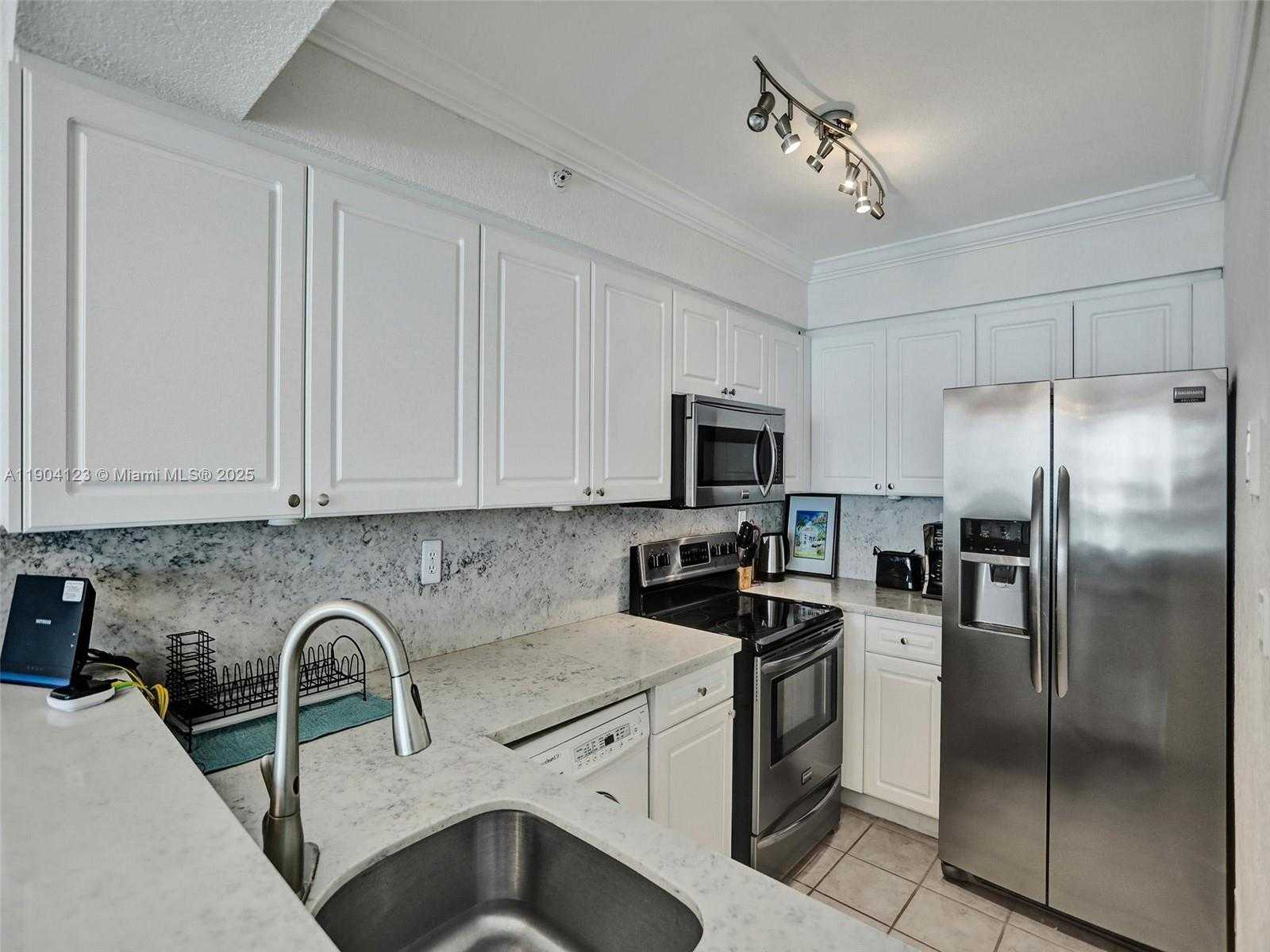 Small Image of 2501 SOUTH OCEAN DR #505, Hollywood Number 10