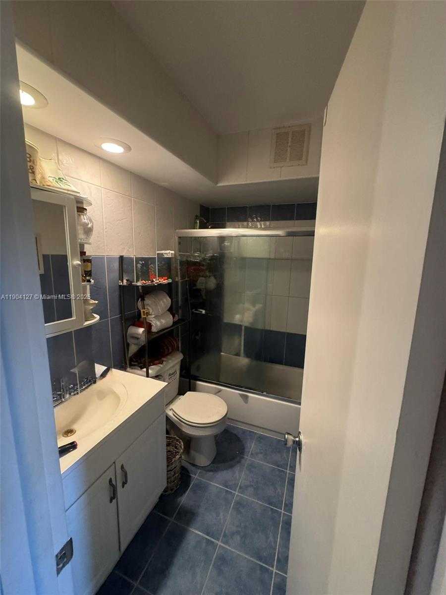 Small Image of 270 SOUTH EAST LAYNE BLVD #212, Hallandale Beach Number 15