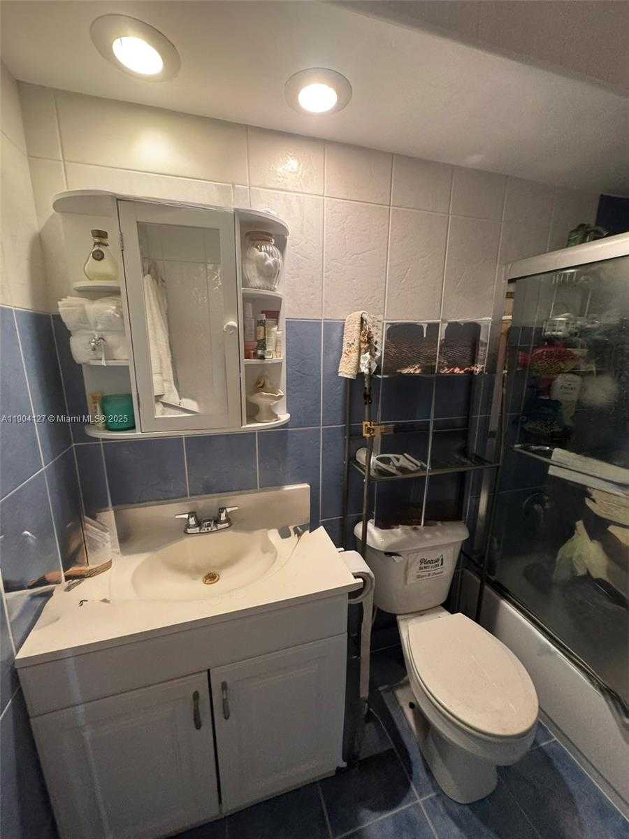 Small Image of 270 SOUTH EAST LAYNE BLVD #212, Hallandale Beach Number 17