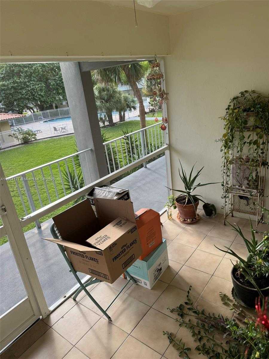 Small Image of 270 SOUTH EAST LAYNE BLVD #212, Hallandale Beach Number 5