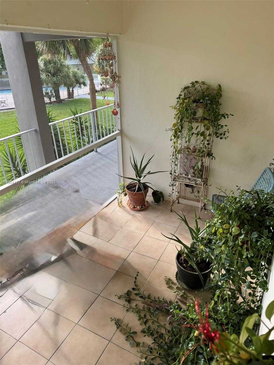 Small Image of 270 SOUTH EAST LAYNE BLVD #212, Hallandale Beach Number 6