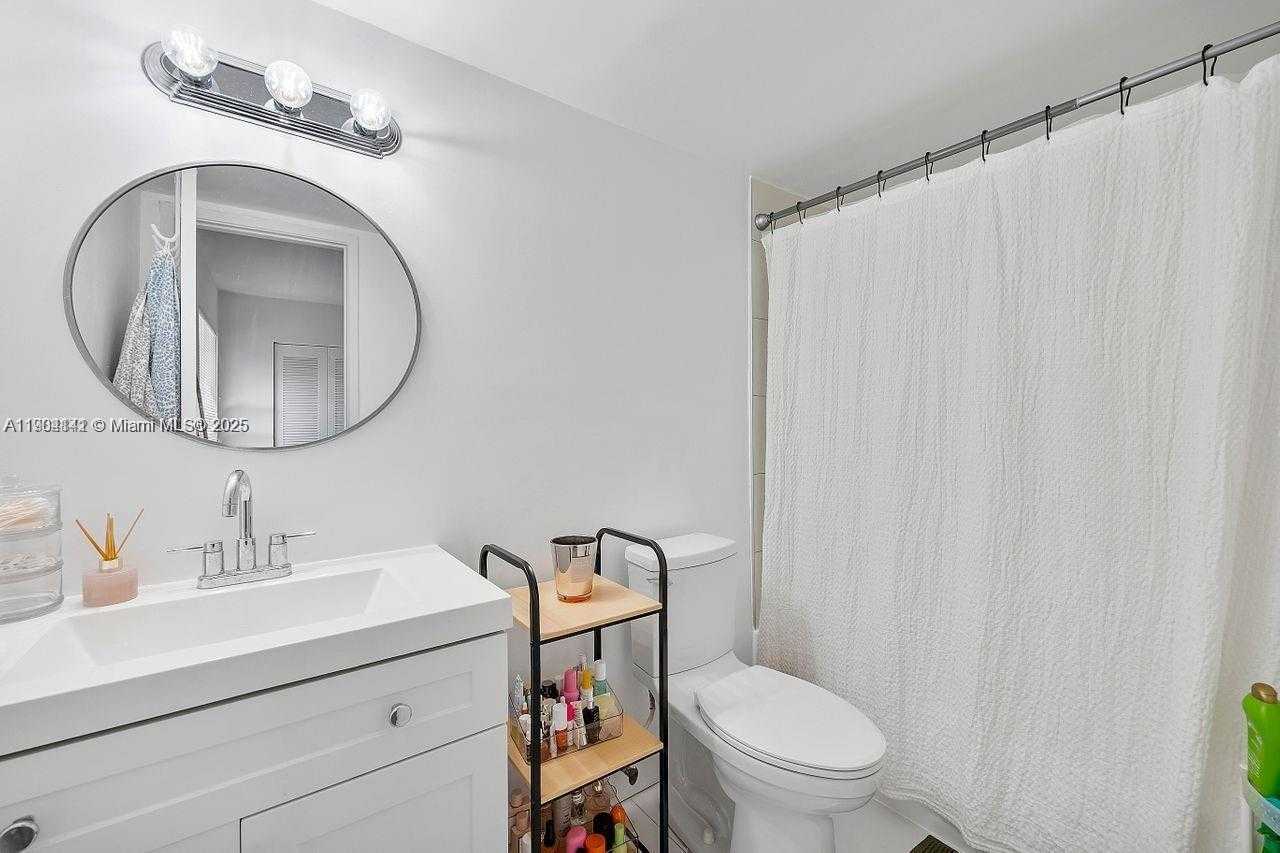 Small Image of 241 WEST PARK DR #5-103, Miami Number 13