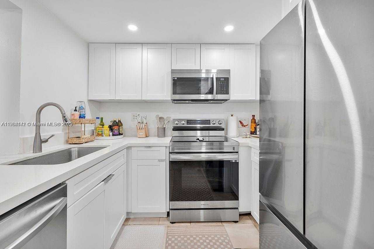 Small Image of 241 WEST PARK DR #5-103, Miami Number 6