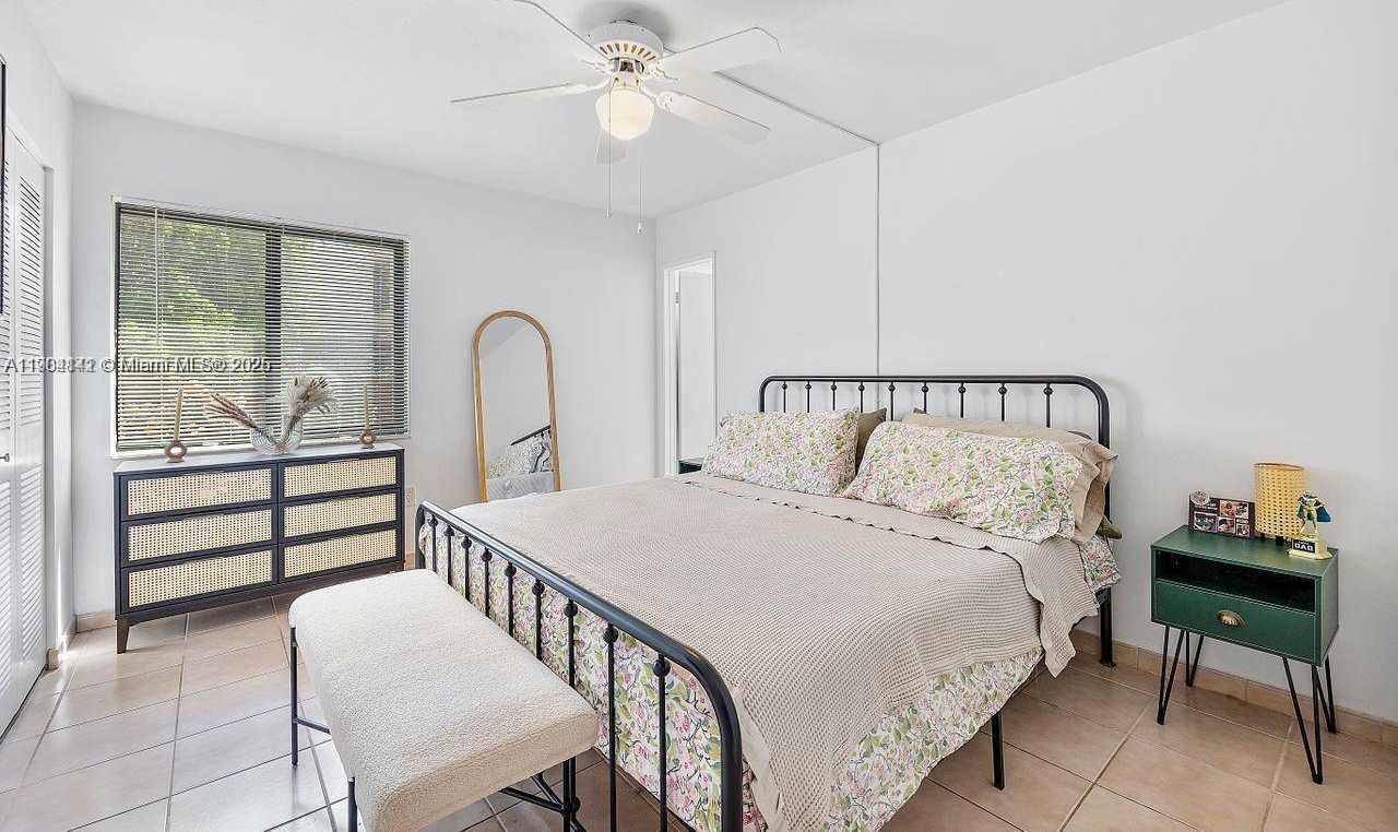 Small Image of 241 WEST PARK DR #5-103, Miami Number 7