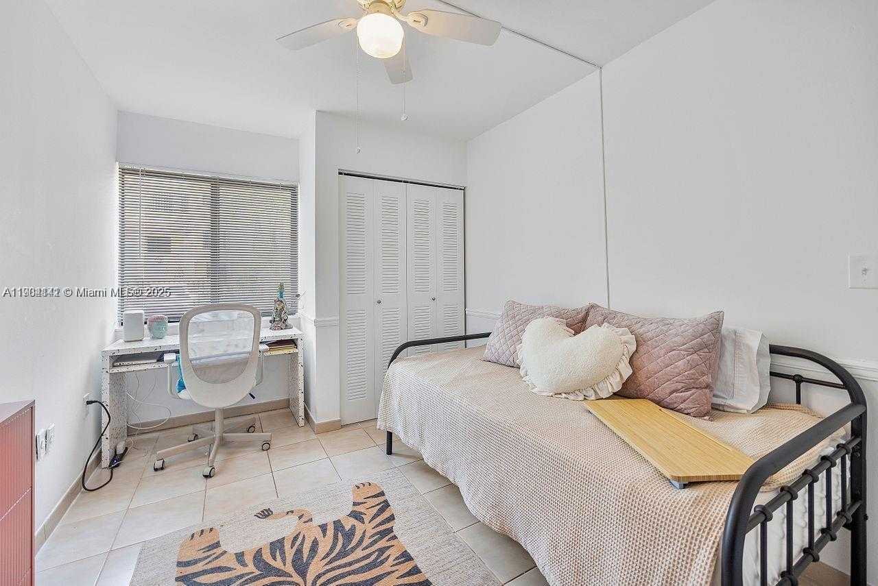 Small Image of 241 WEST PARK DR #5-103, Miami Number 8