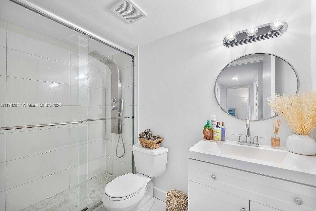 Small Image of 241 WEST PARK DR #5-103, Miami Number 9