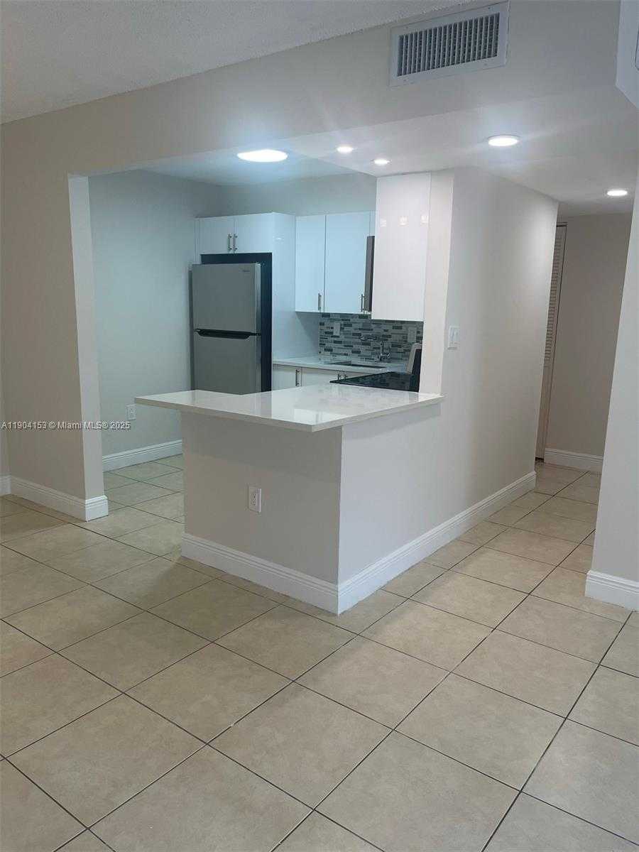 Small Image of 4800 NORTH WEST 79TH AVE #102, Doral Number 3