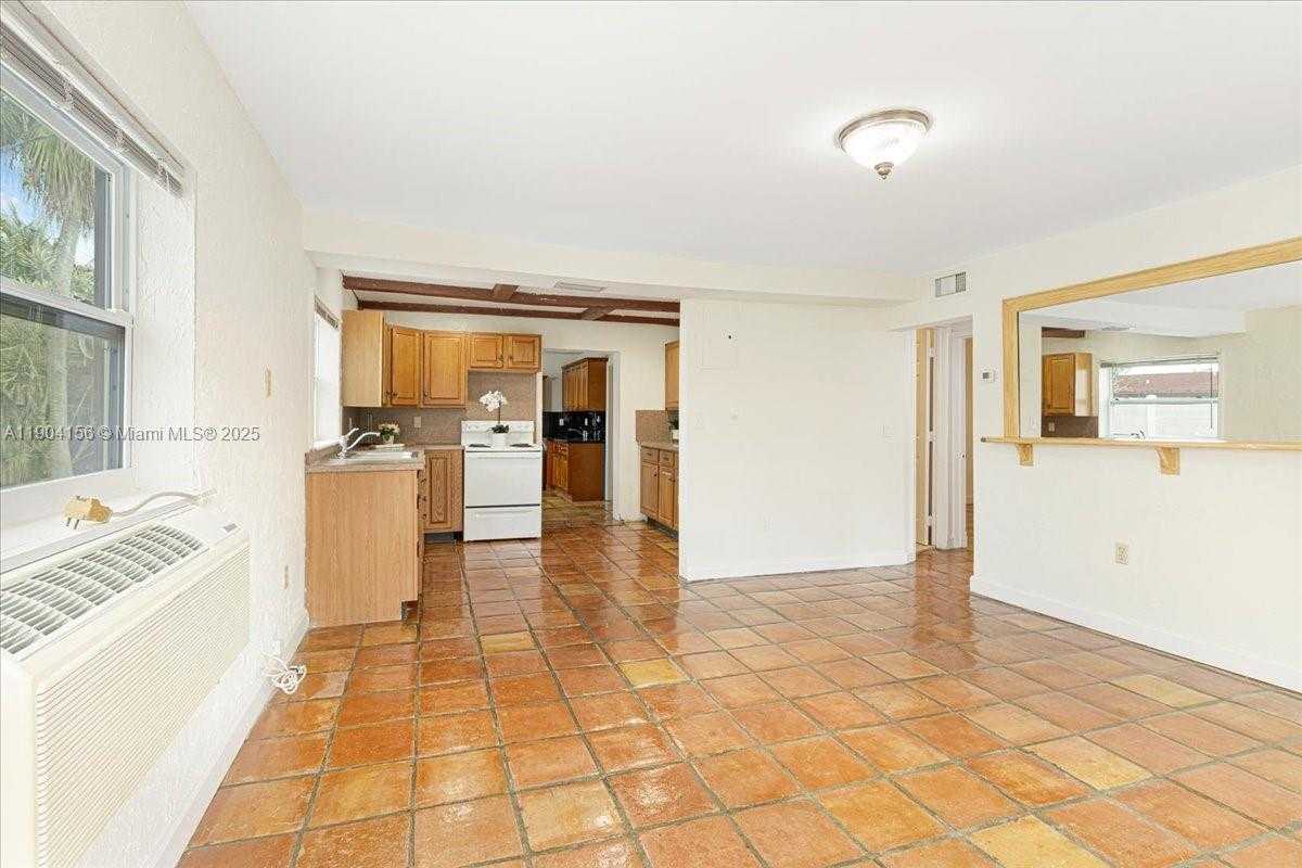 Small Image of 4421 SOUTH WEST 73RD TER, Davie Number 17