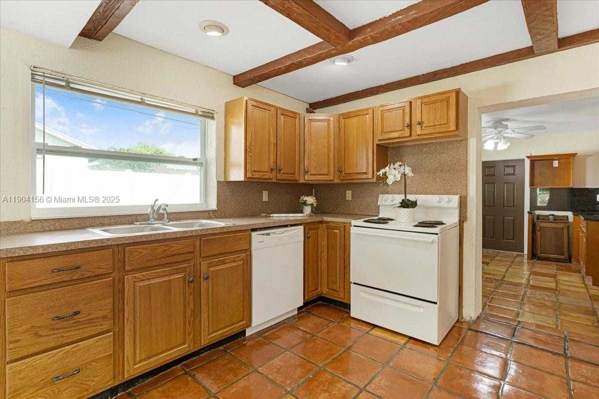 Small Image of 4421 SOUTH WEST 73RD TER, Davie Number 19