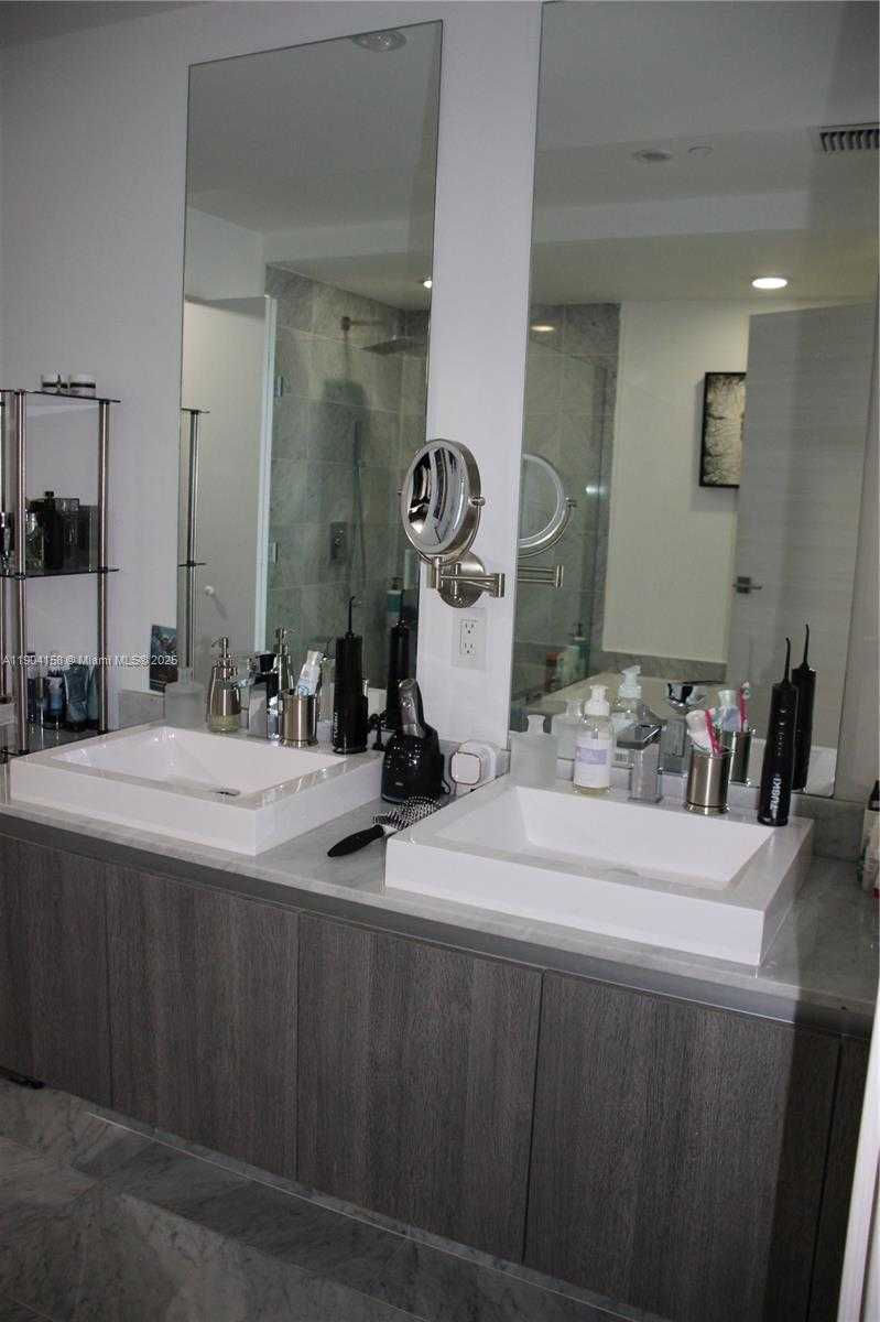 Small Image of 801 SOUTH MIAMI AVE #5508, Miami Number 24