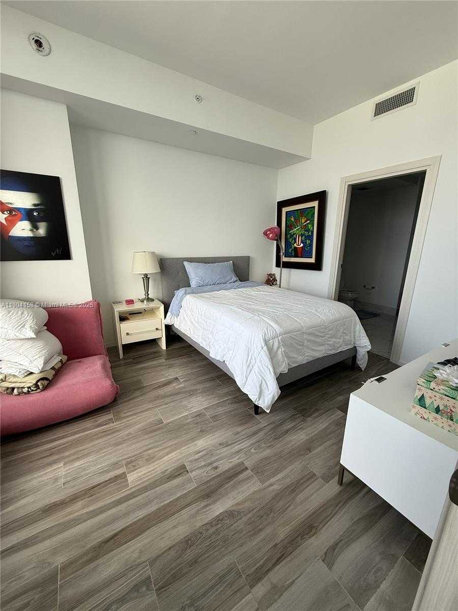 Small Image of 801 SOUTH MIAMI AVE #5508, Miami Number 30