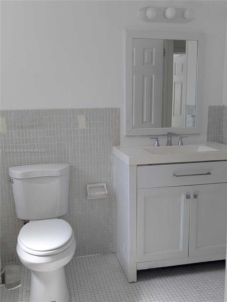 Small Image of 1830 SHERIDAN ST #107, Hollywood Number 8