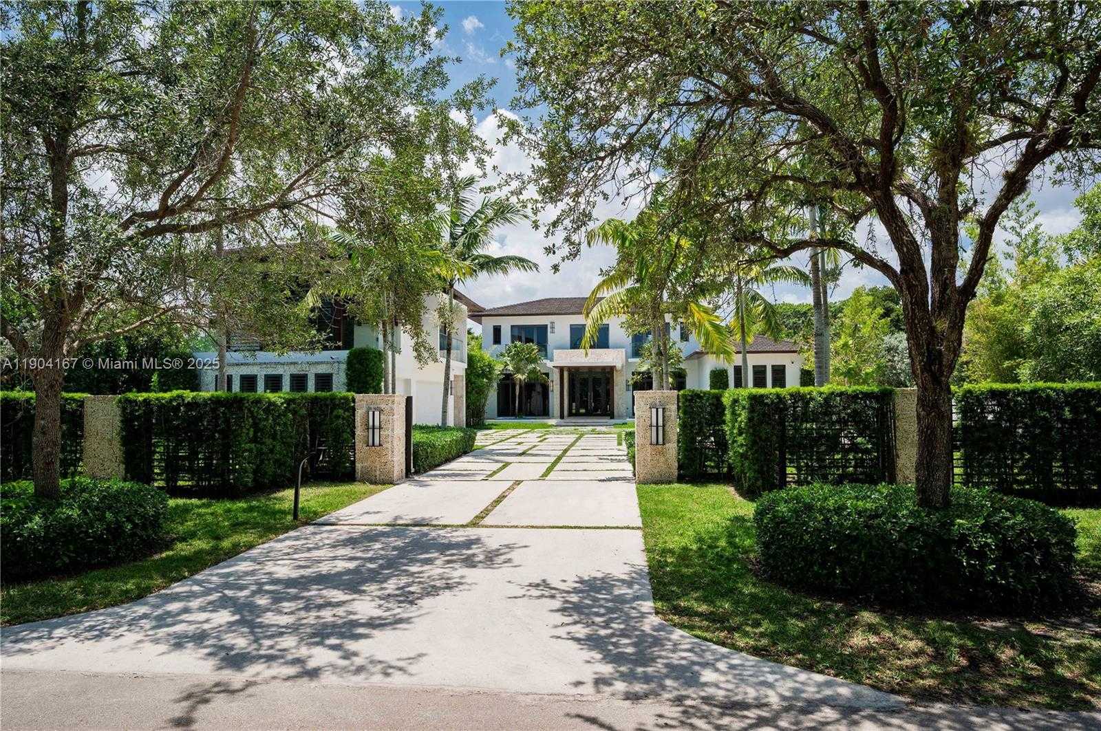 Small Image of 9000 SOUTH WEST 63RD CT, Pinecrest Number 2