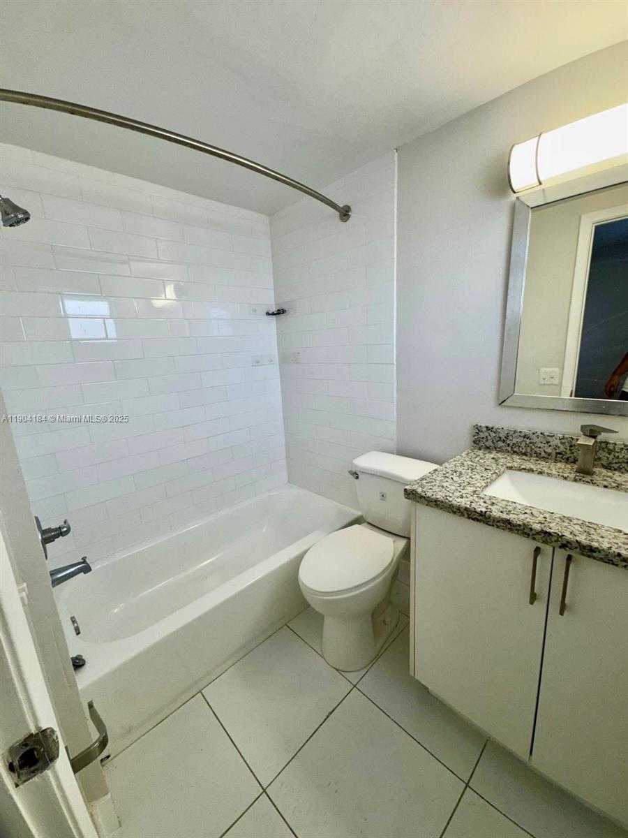 Small Image of 1720 CLEVELAND ST #202E, Hollywood Number 13