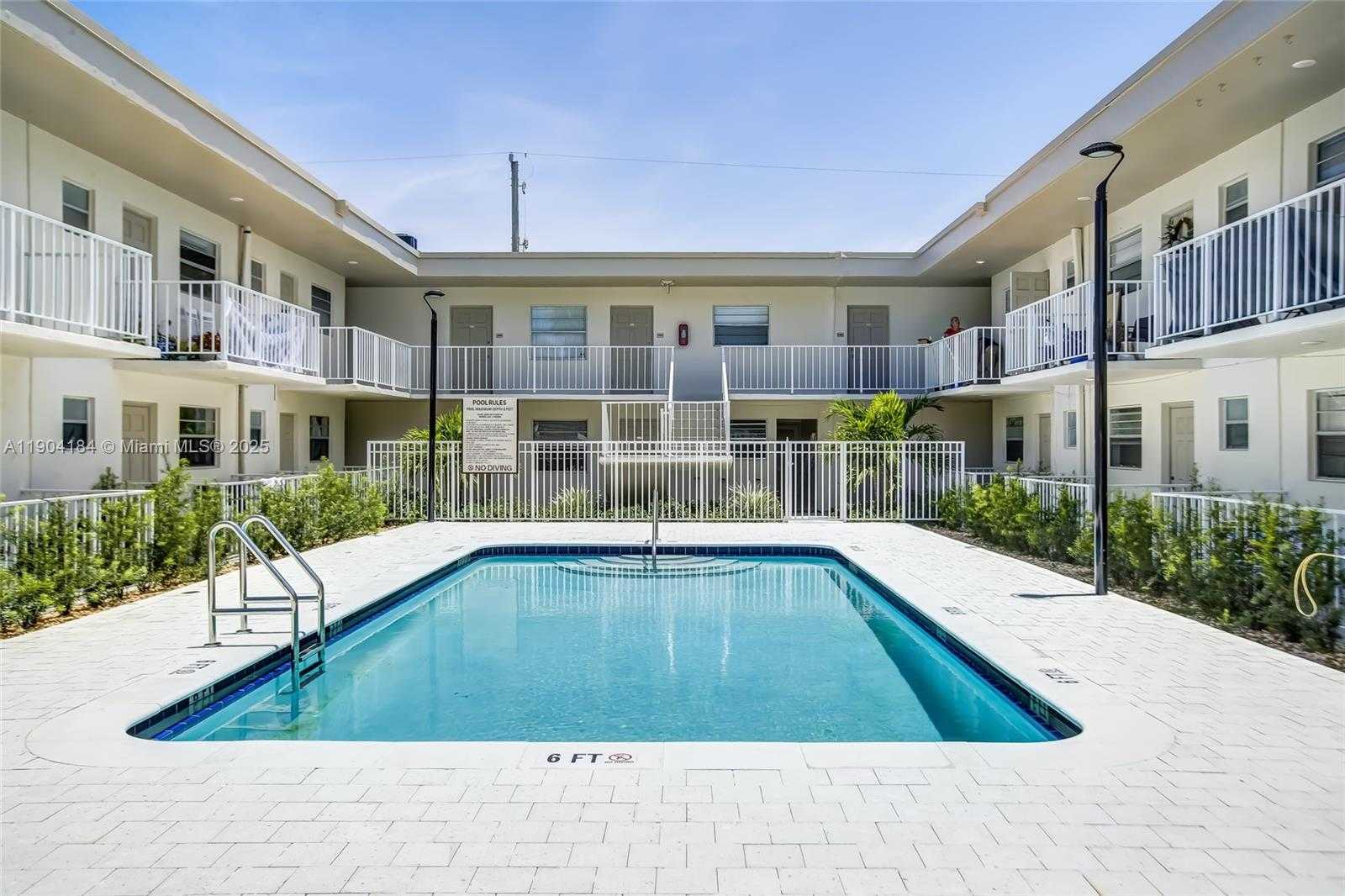 Small Image of 1720 CLEVELAND ST #202E, Hollywood Number 5