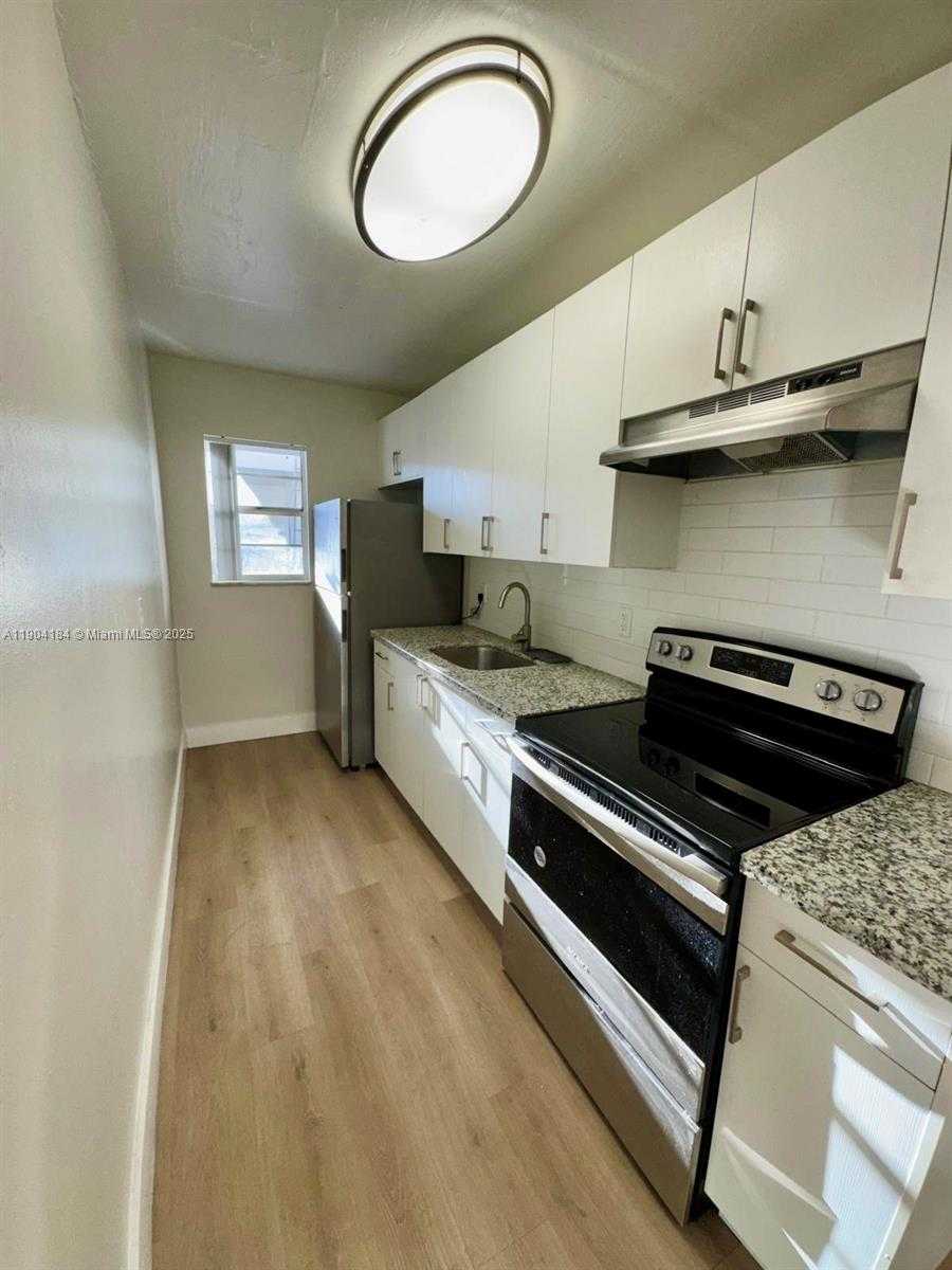 Small Image of 1720 CLEVELAND ST #202E, Hollywood Number 7