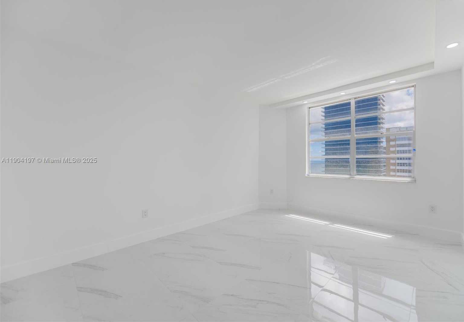 Small Image of 1950 SOUTH OCEAN DR #19A, Hallandale Beach Number 15