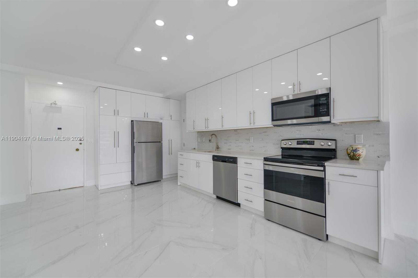 Small Image of 1950 SOUTH OCEAN DR #19A, Hallandale Beach Number 6