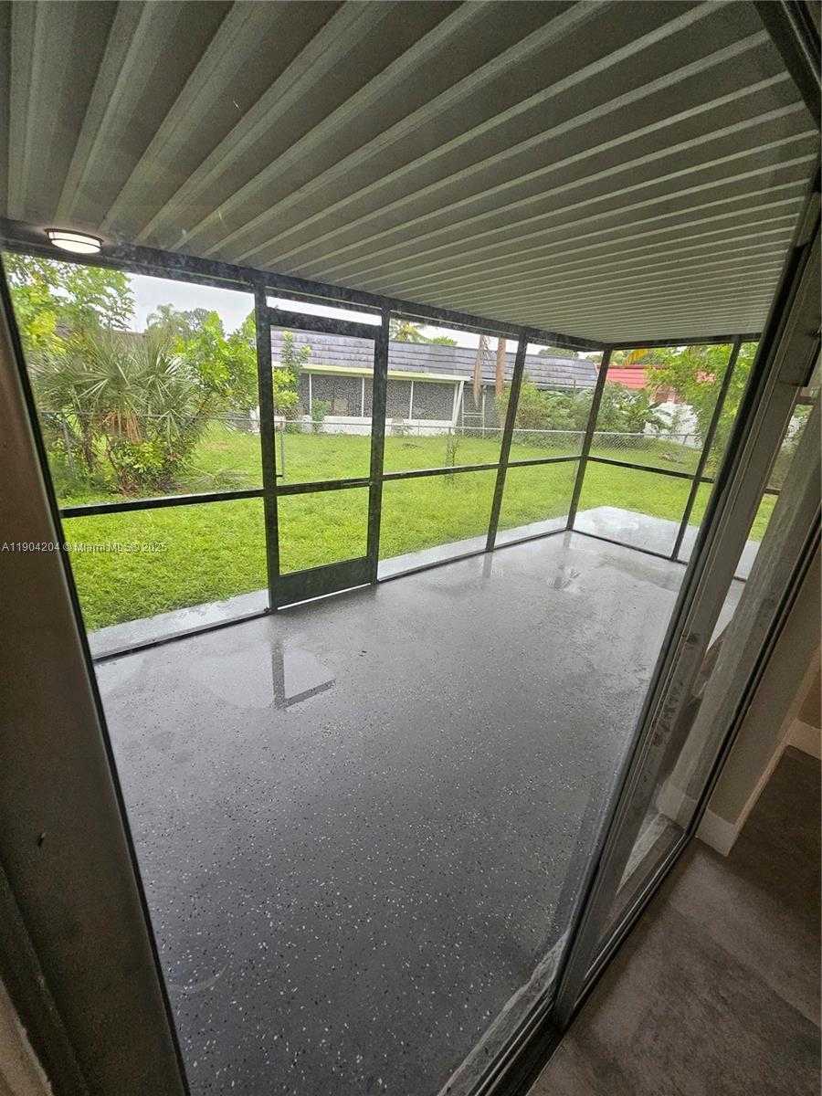 Small Image of 7302 NORTH WEST 76TH DR #1-2, Tamarac Number 9