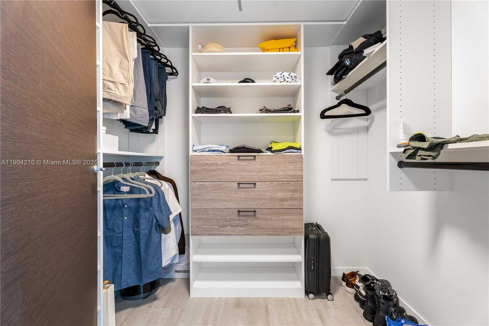 Imagen de Pequeño Objeto