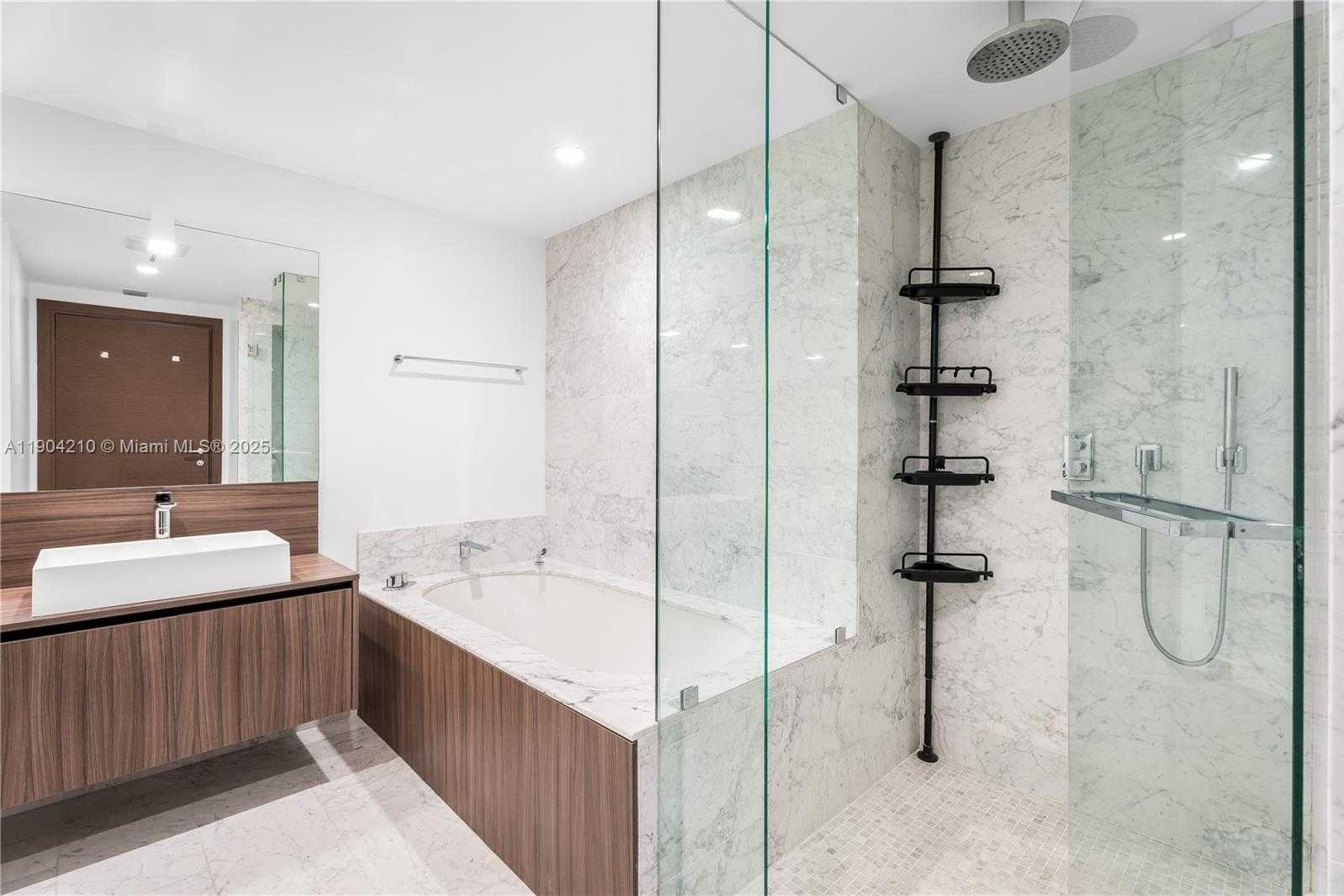 Imagen de Pequeño Objeto