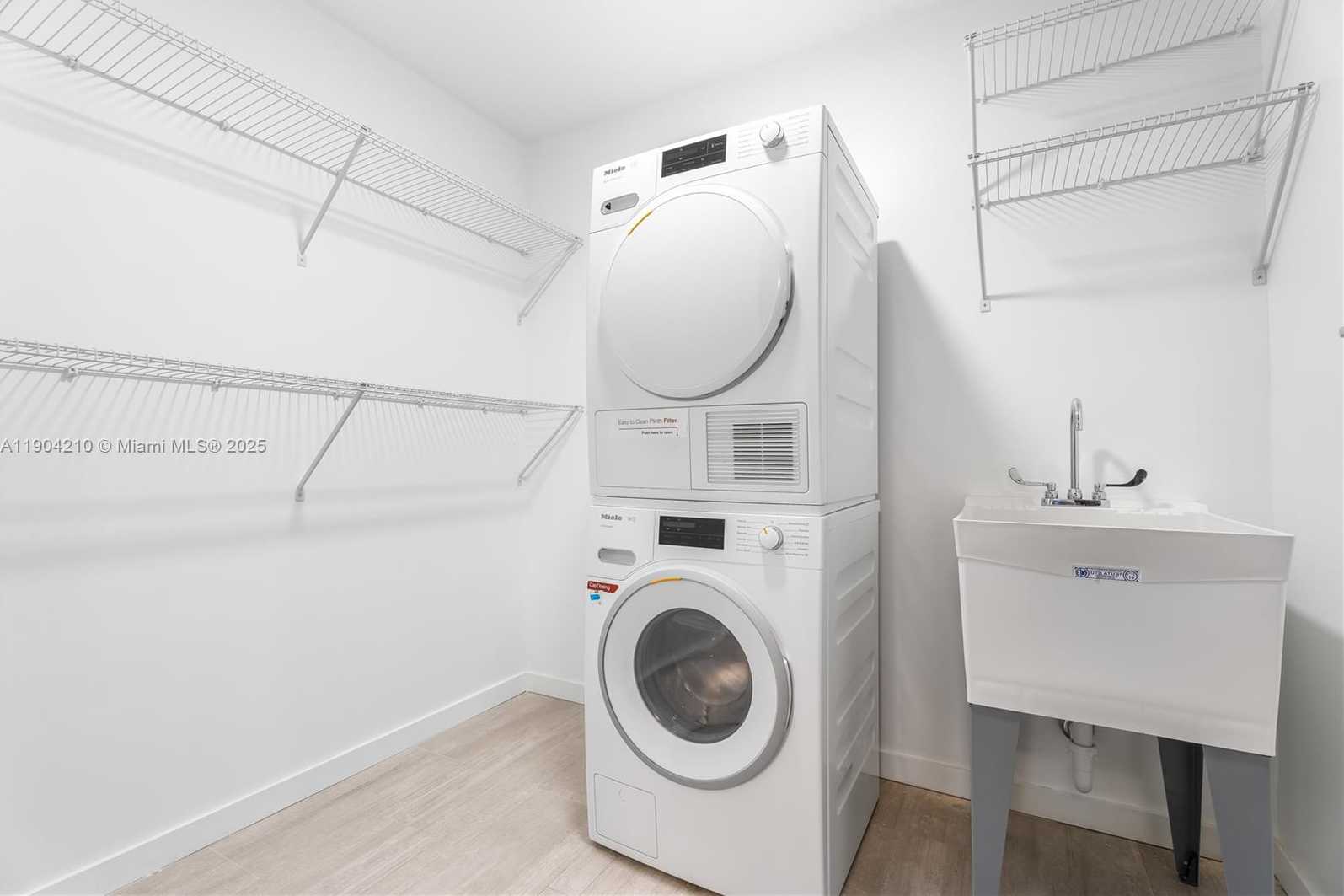 Imagen de Pequeño Objeto