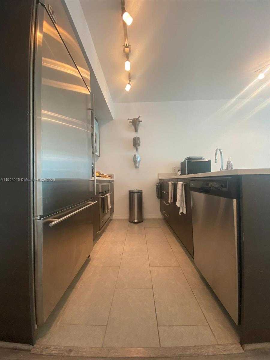 Small Image of 55 SOUTH EAST 6TH ST #1706, Miami Number 3