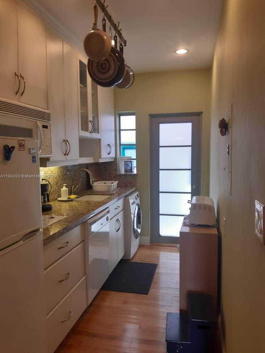 Small Image of 744 LENOX AVE #3, Miami Beach Number 6