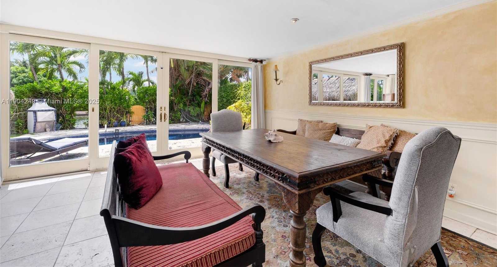 Small Image of 7975 BISCAYNE POINT CIR, Miami Beach Number 45