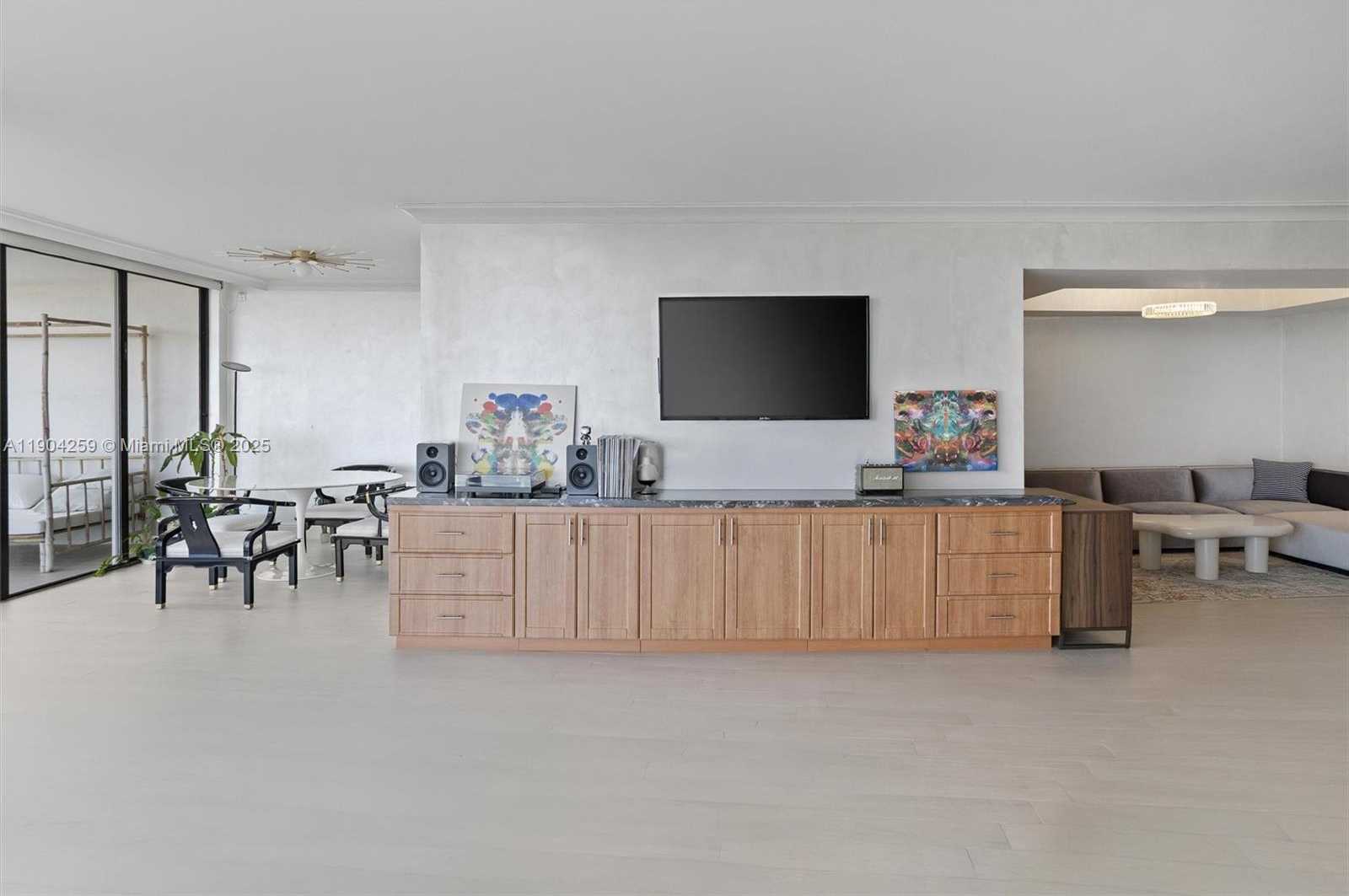 Small Image of 19707 TURNBERRY WAY #19H, Aventura Number 11