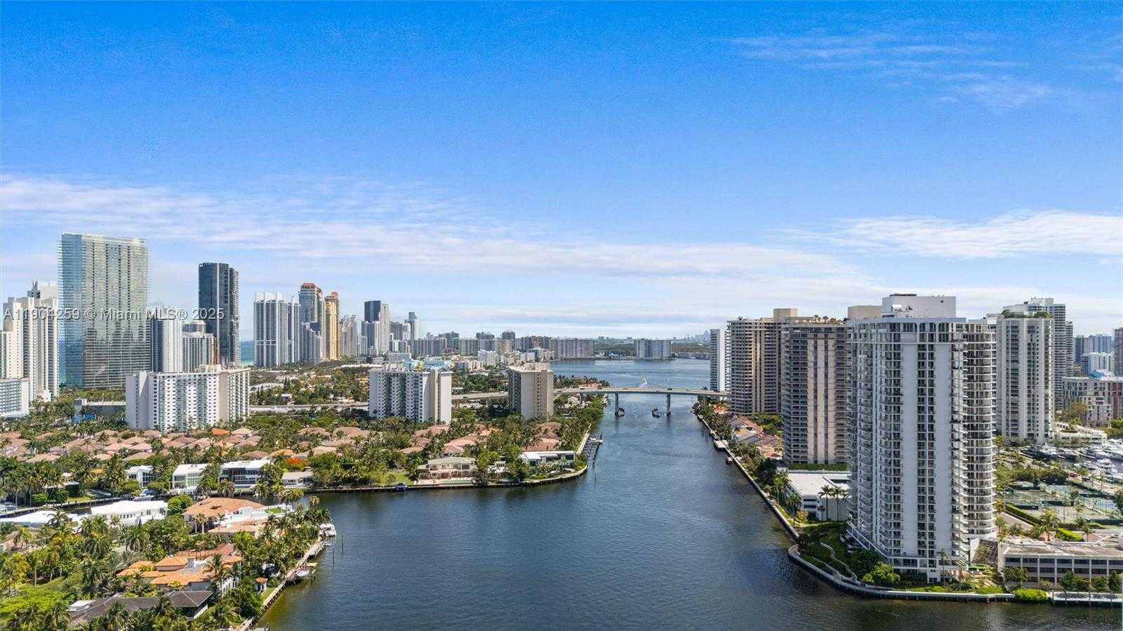Small Image of 19707 TURNBERRY WAY #19H, Aventura Number 3