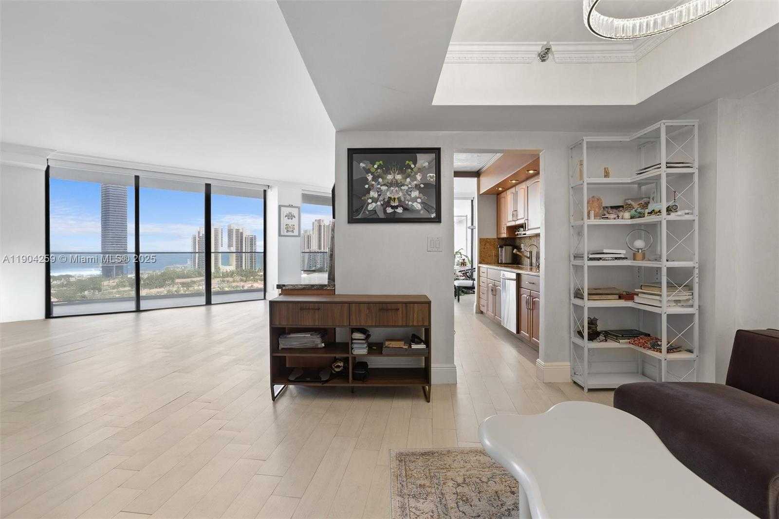 Small Image of 19707 TURNBERRY WAY #19H, Aventura Number 8