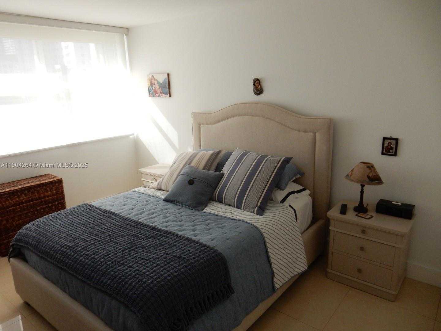 Small Image of 1420 BRICKELL BAY DR #1406D, Miami Number 10