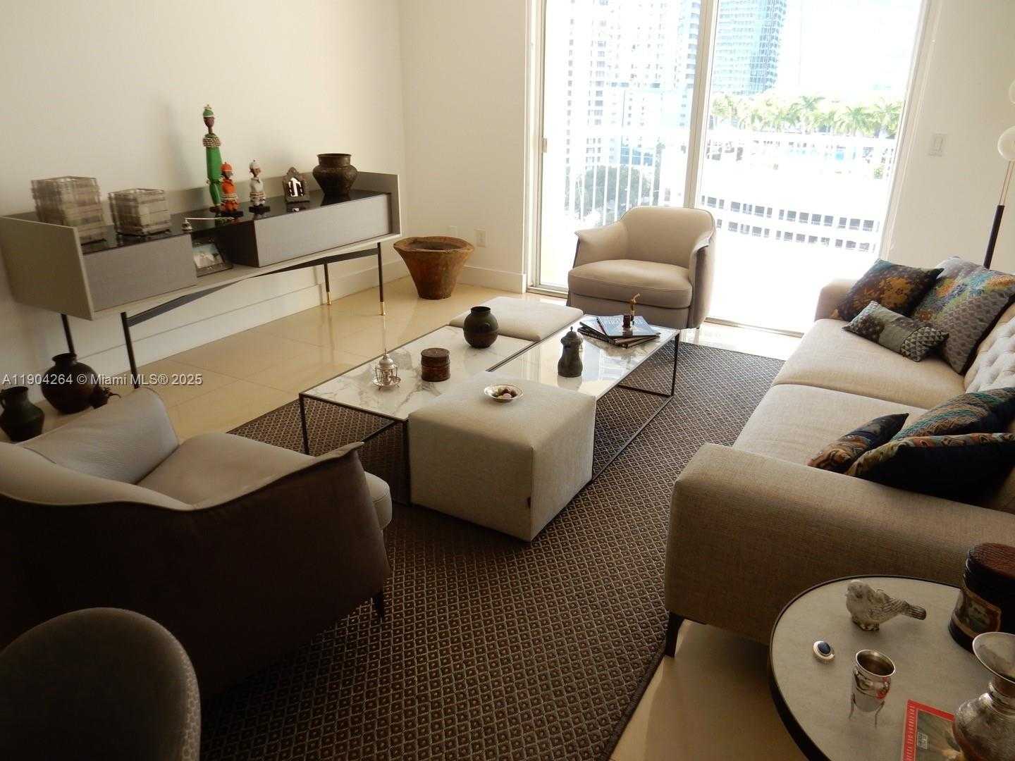 Small Image of 1420 BRICKELL BAY DR #1406D, Miami Number 16