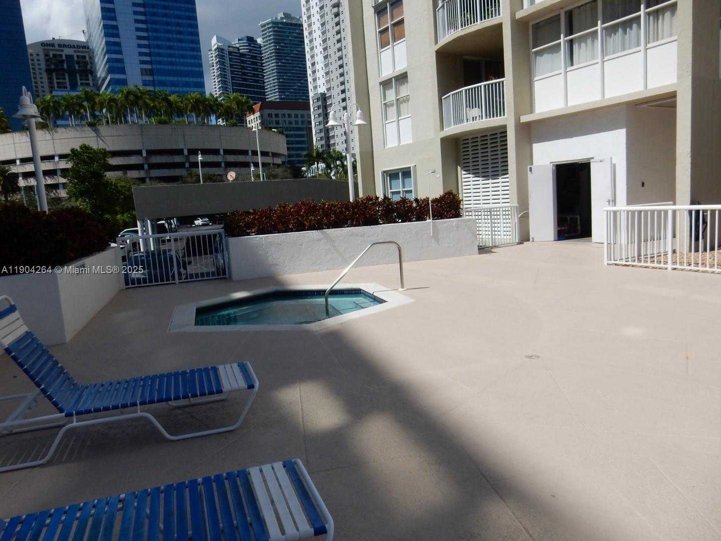 Small Image of 1420 BRICKELL BAY DR #1406D, Miami Number 19