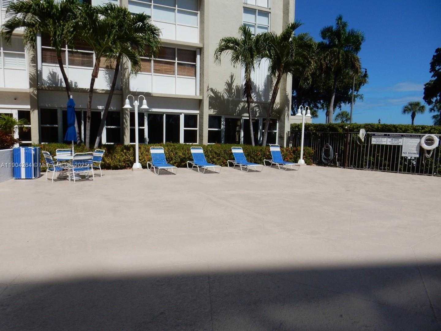 Small Image of 1420 BRICKELL BAY DR #1406D, Miami Number 20