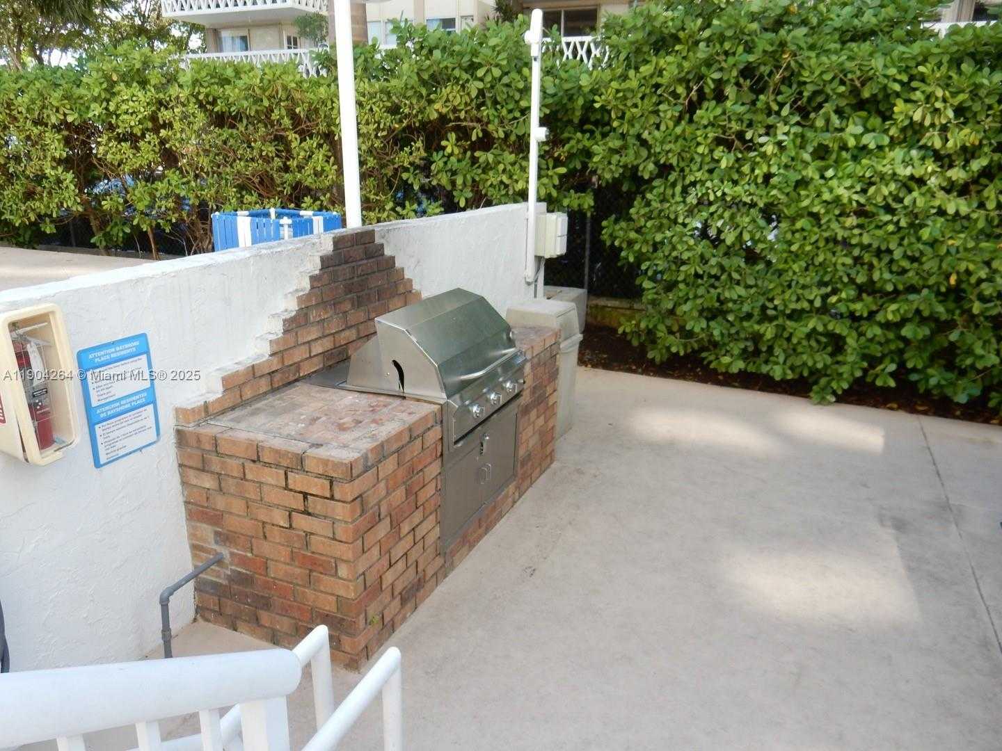 Small Image of 1420 BRICKELL BAY DR #1406D, Miami Number 21