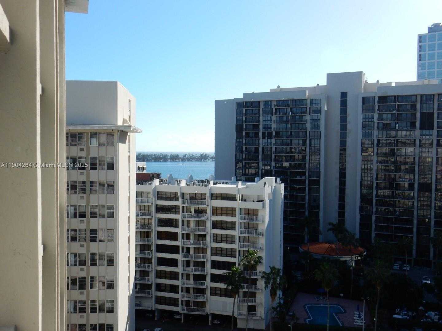 Small Image of 1420 BRICKELL BAY DR #1406D, Miami Number 4