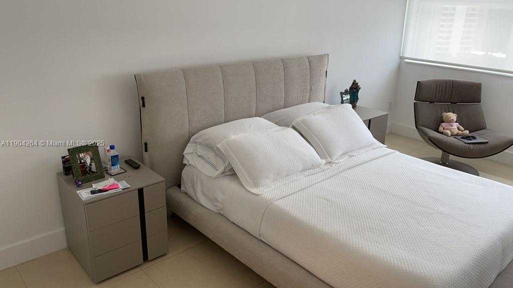 Small Image of 1420 BRICKELL BAY DR #1406D, Miami Number 8