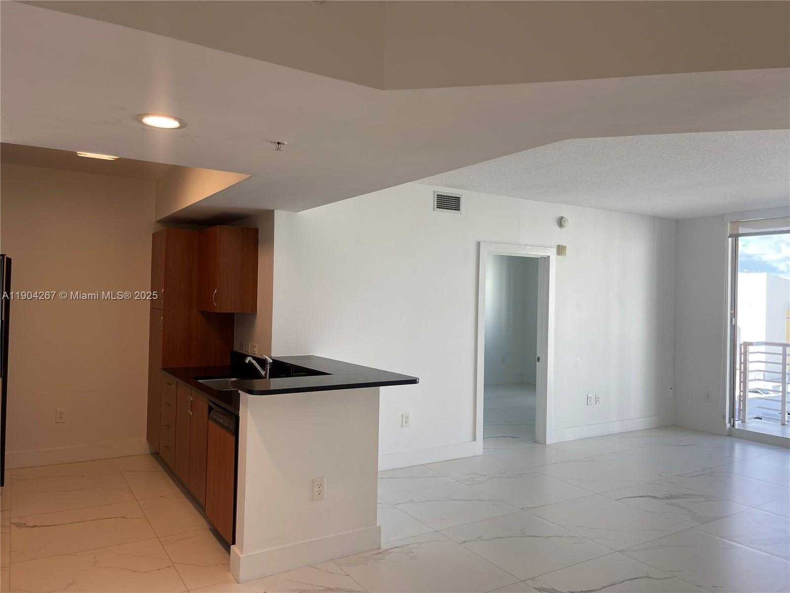 Small Image of 18800 NORTH EAST 29TH AVE #825, Aventura Number 5