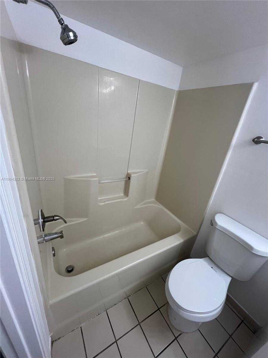 Small Image of Hollywood Number 4