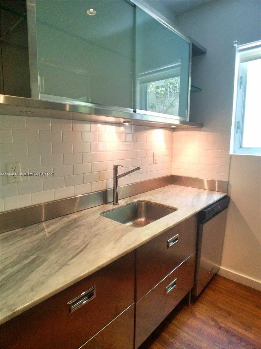 Small Image of 1751 JAMES AVE #104, Miami Beach Number 15