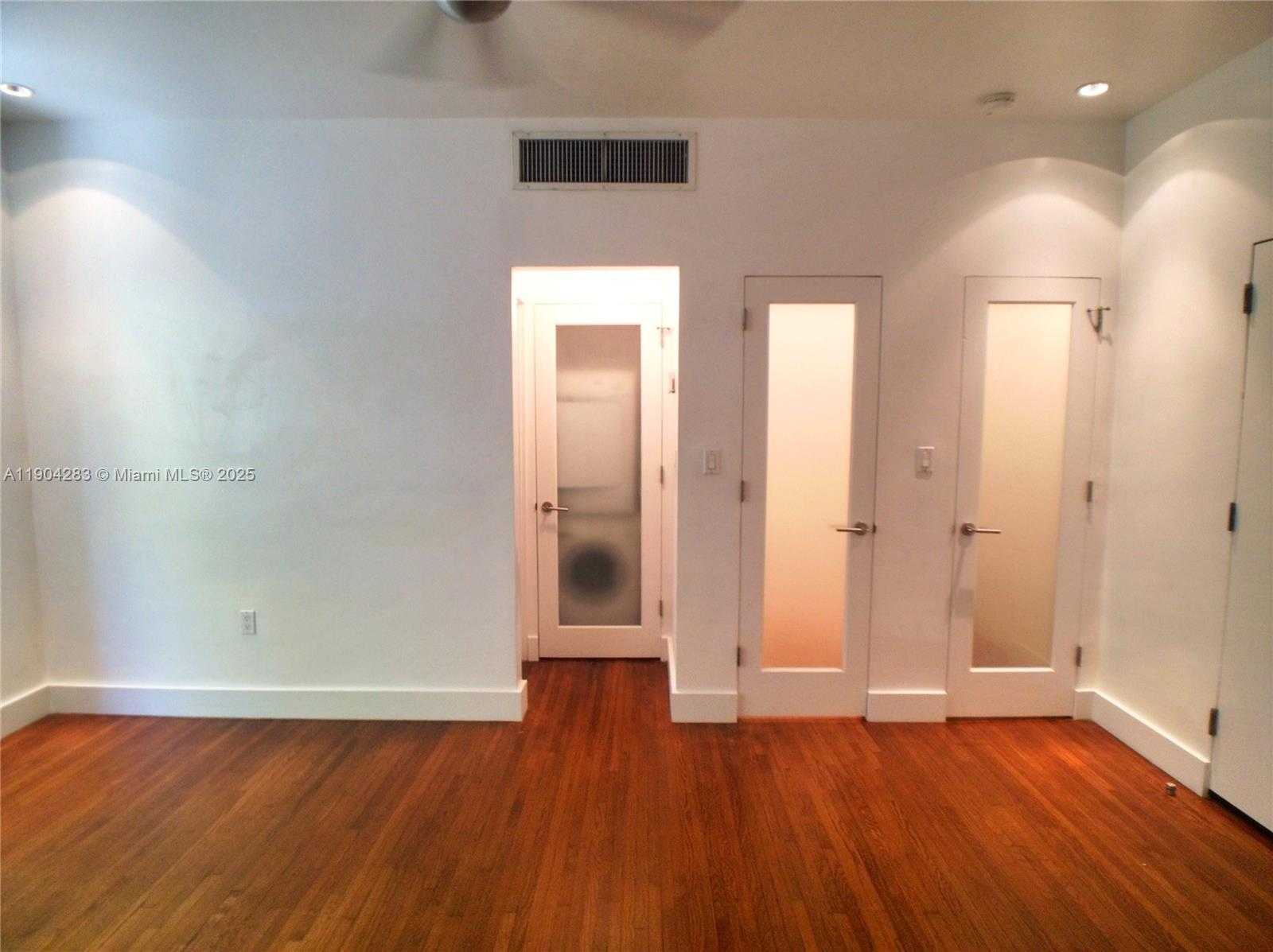 Small Image of 1751 JAMES AVE #104, Miami Beach Number 8