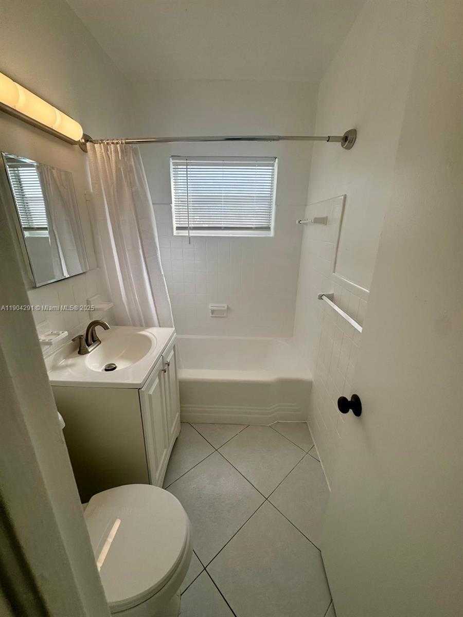 Small Image of 15211 NORTH EAST 10TH AVE, North Miami Beach Number 10