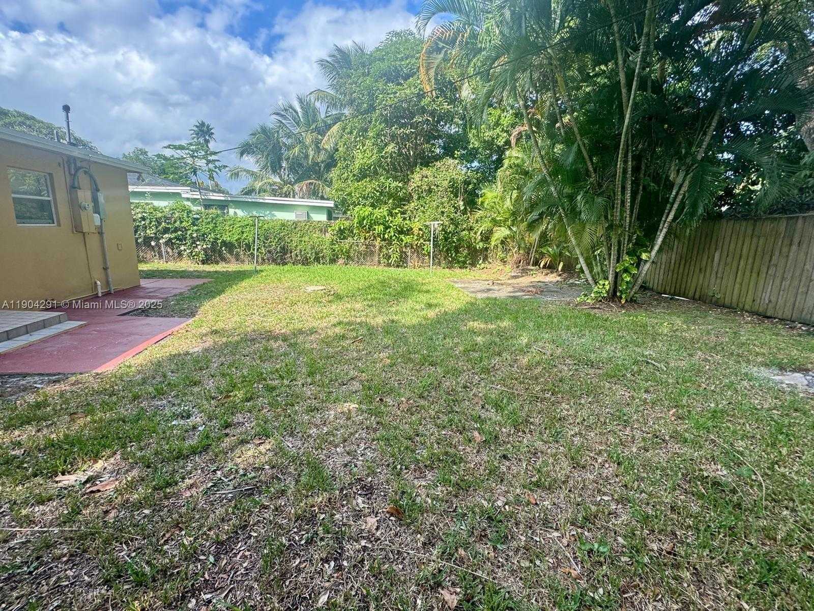 Small Image of 15211 NORTH EAST 10TH AVE, North Miami Beach Number 4