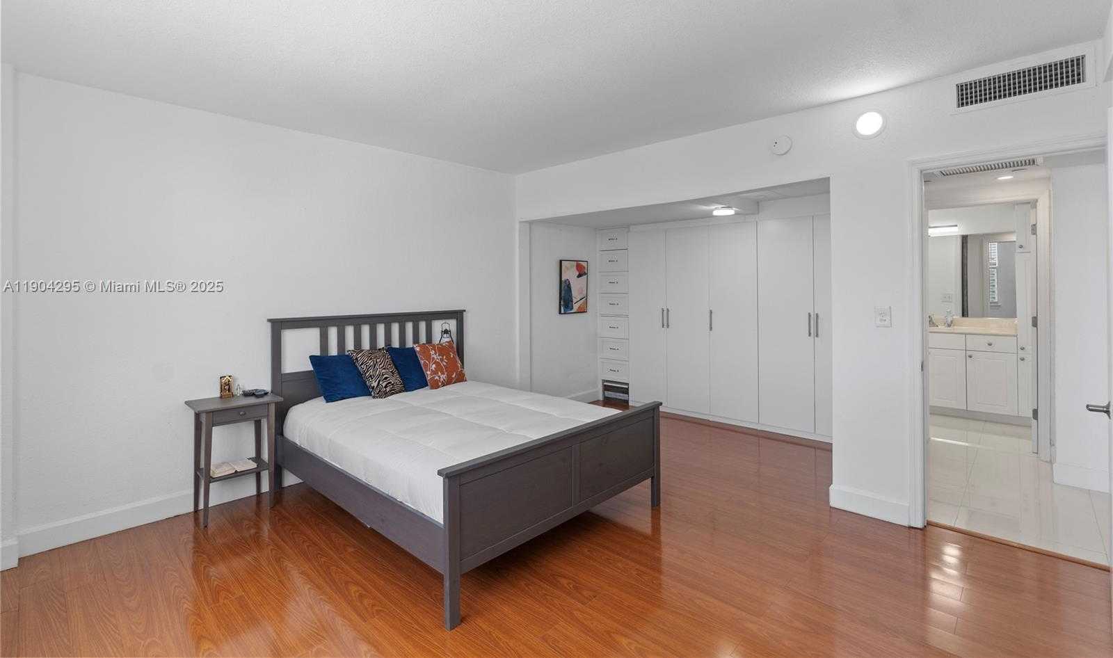 Small Image of 401 69TH ST #1204, Miami Beach Number 15